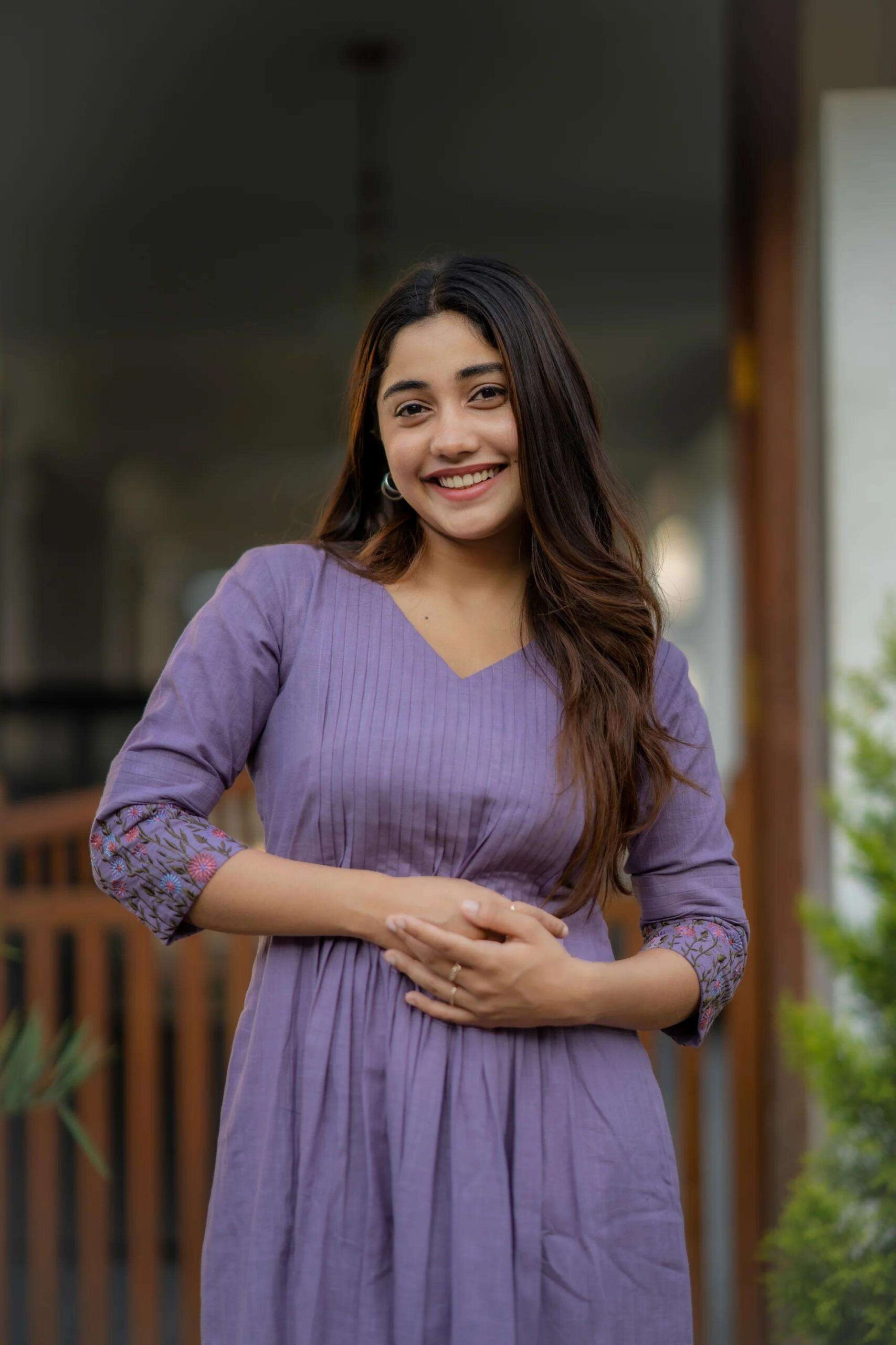 Effortless Elegance ? Embroidered Kurta Pant Set in Soft Cotton Slub (L) - Image 5