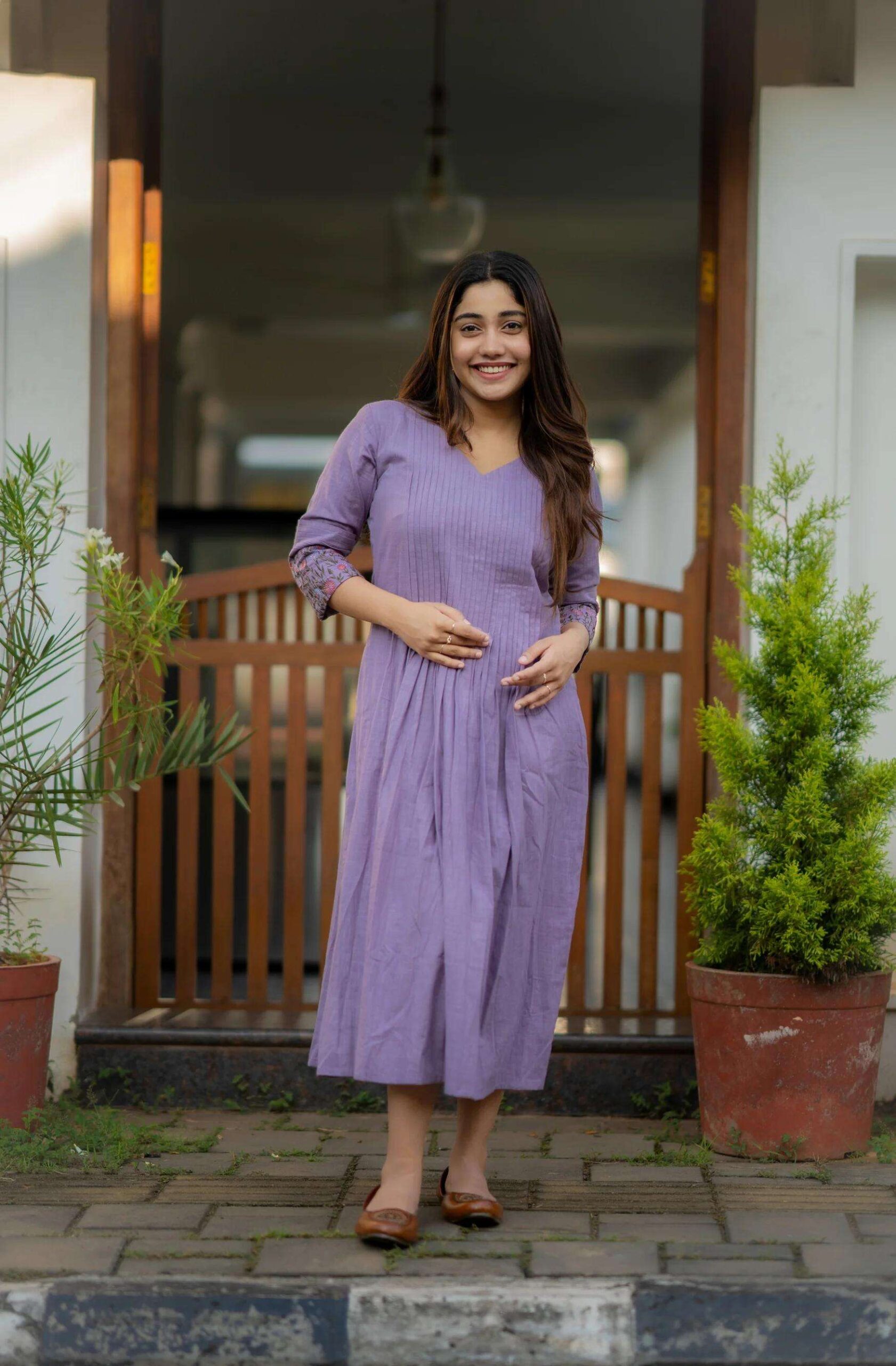 Effortless Elegance ? Embroidered Kurta Pant Set in Soft Cotton Slub (L) - Image 4